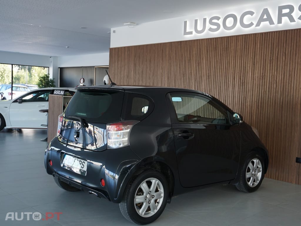 Toyota iQ 1.0 VVT-i 2 MultiDrive NAVI+Bluetooth