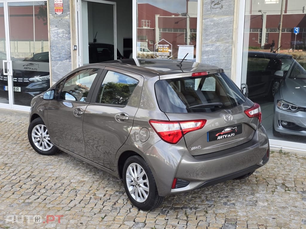 Toyota Yaris 1.0 VVT-i Comfort +PS Style+P.Techno