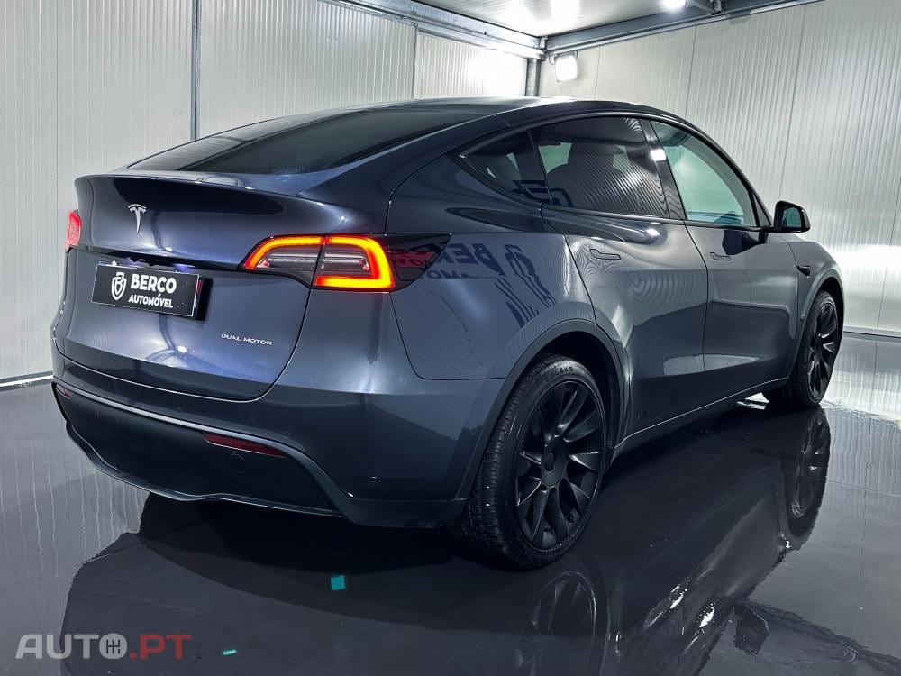Tesla Model Y Long Range Dual Motor AWD