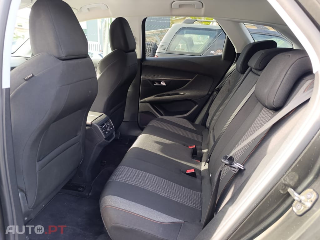 Peugeot 3008 1.6 BlueHDi Allure