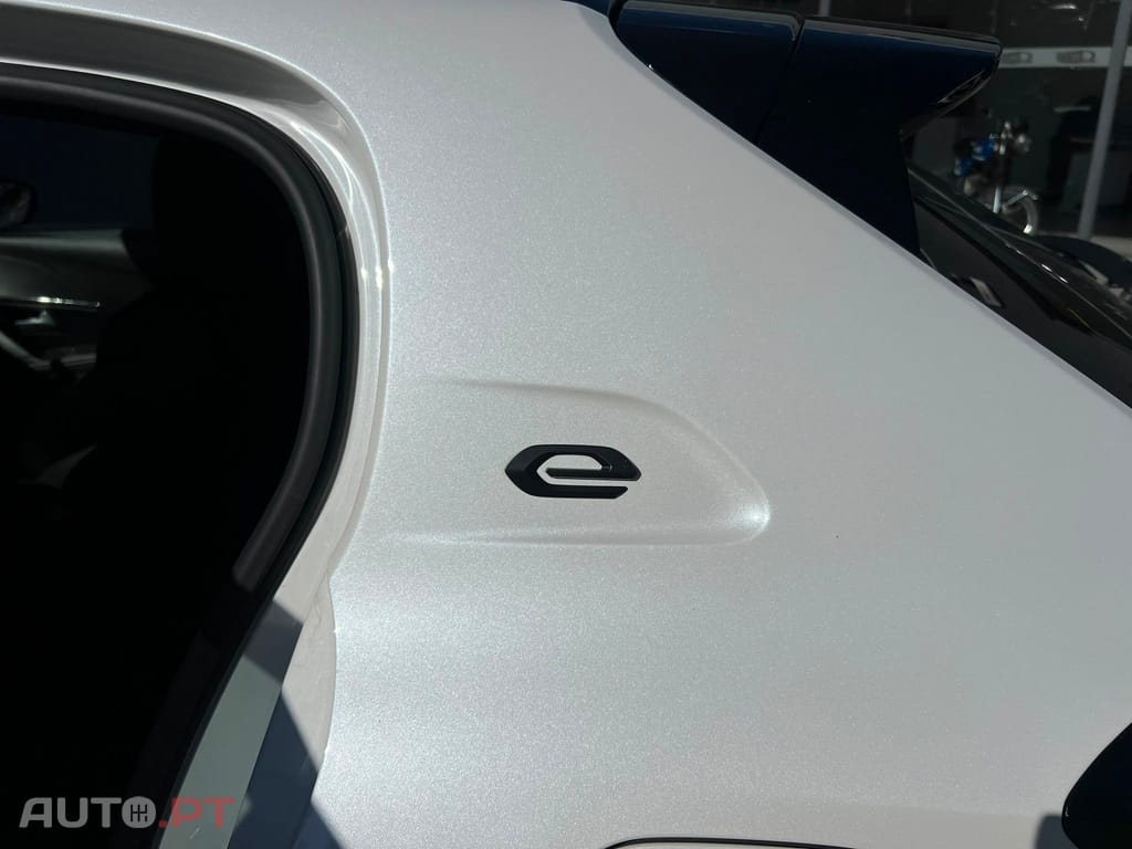 Peugeot E-208 50 kWh GT Pack