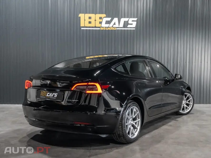 Tesla Model 3 Long-Range Dual Motor AWD