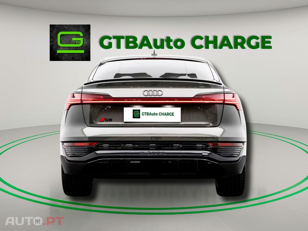 Audi Q8 E-Tron 55 S LINE BLACK 