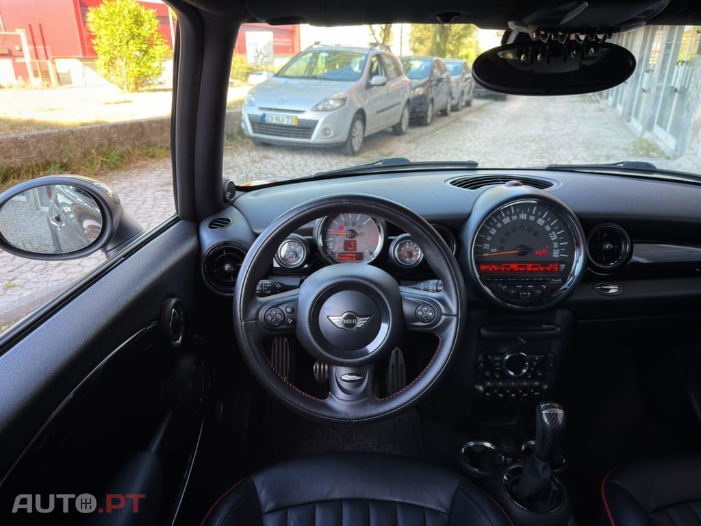 MINI Cooper John Cooper Works