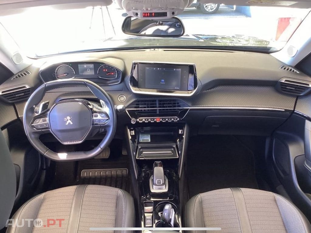 Peugeot 2008 1.2 PureTech Allure EAT8