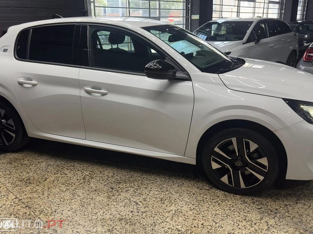 Peugeot E-208 Allure