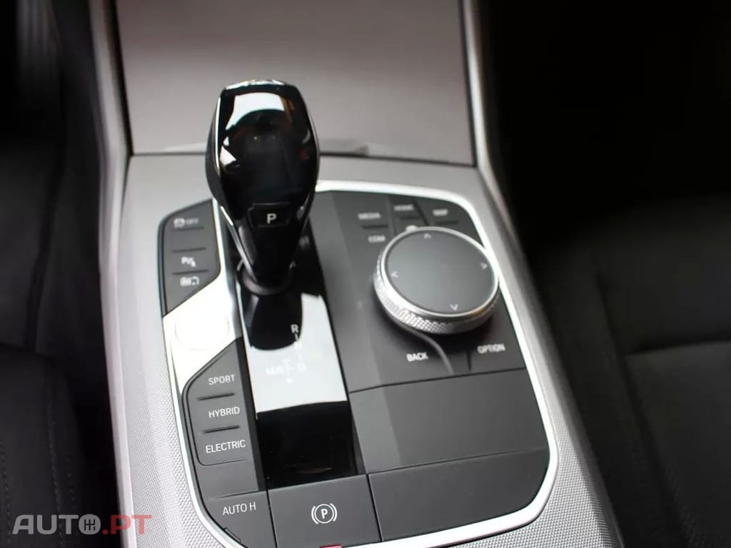 BMW 330 e Auto