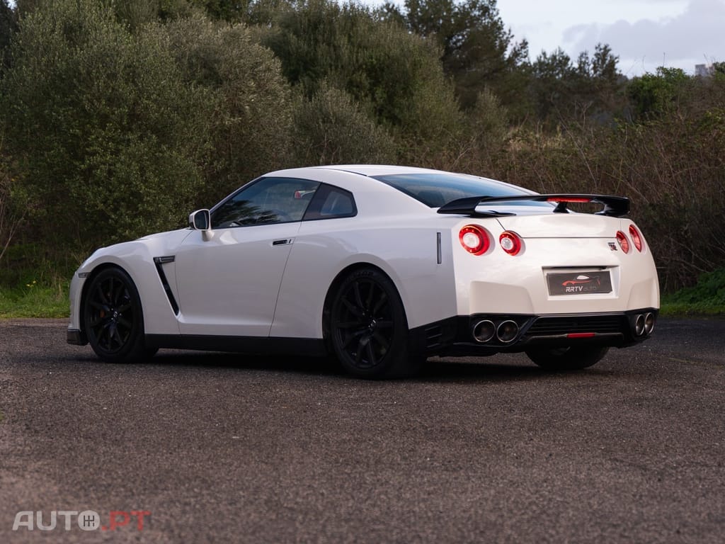 Nissan GT-R 3.8 V6 Black Edition
