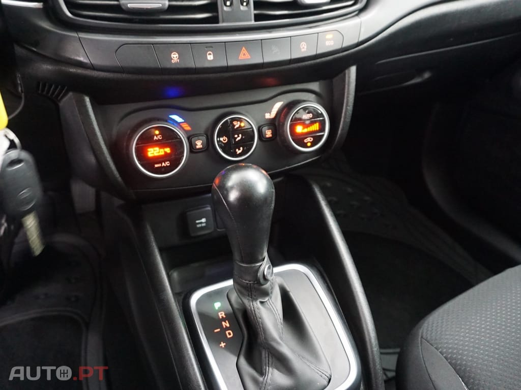 Fiat Tipo 1.6 M-Jet Lounge Tech J17 DCT