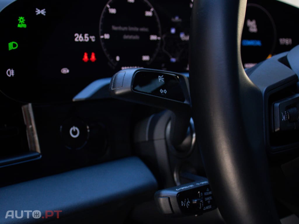 Porsche Taycan Standard