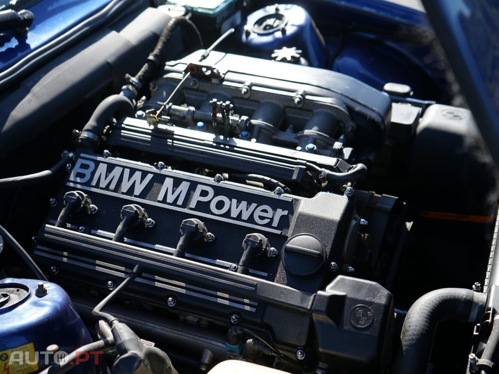 BMW 320 iS