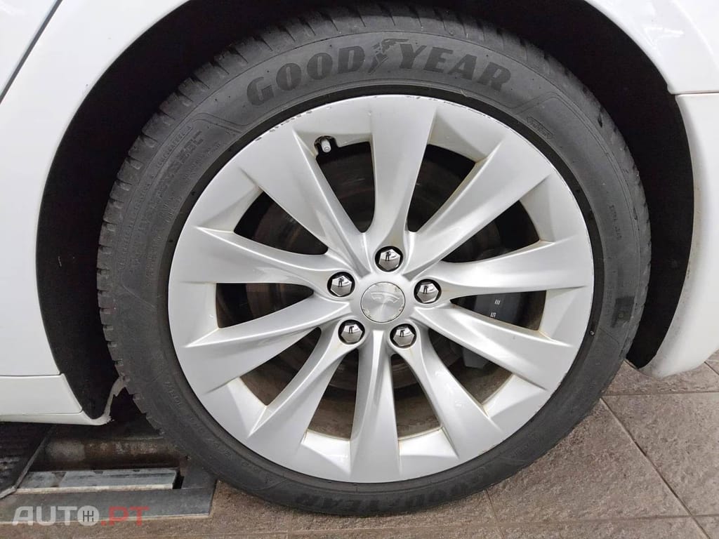 Tesla Model S Maximale