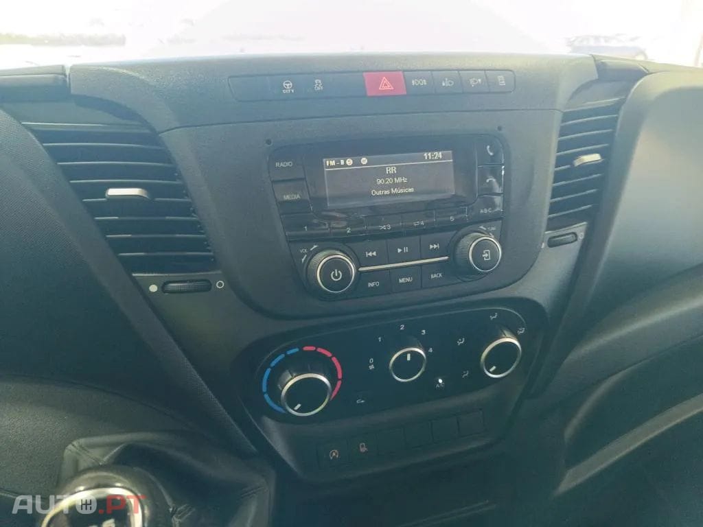 Iveco Daily DAILY -CHASSIS-CABINA 2.3 35S16 3750