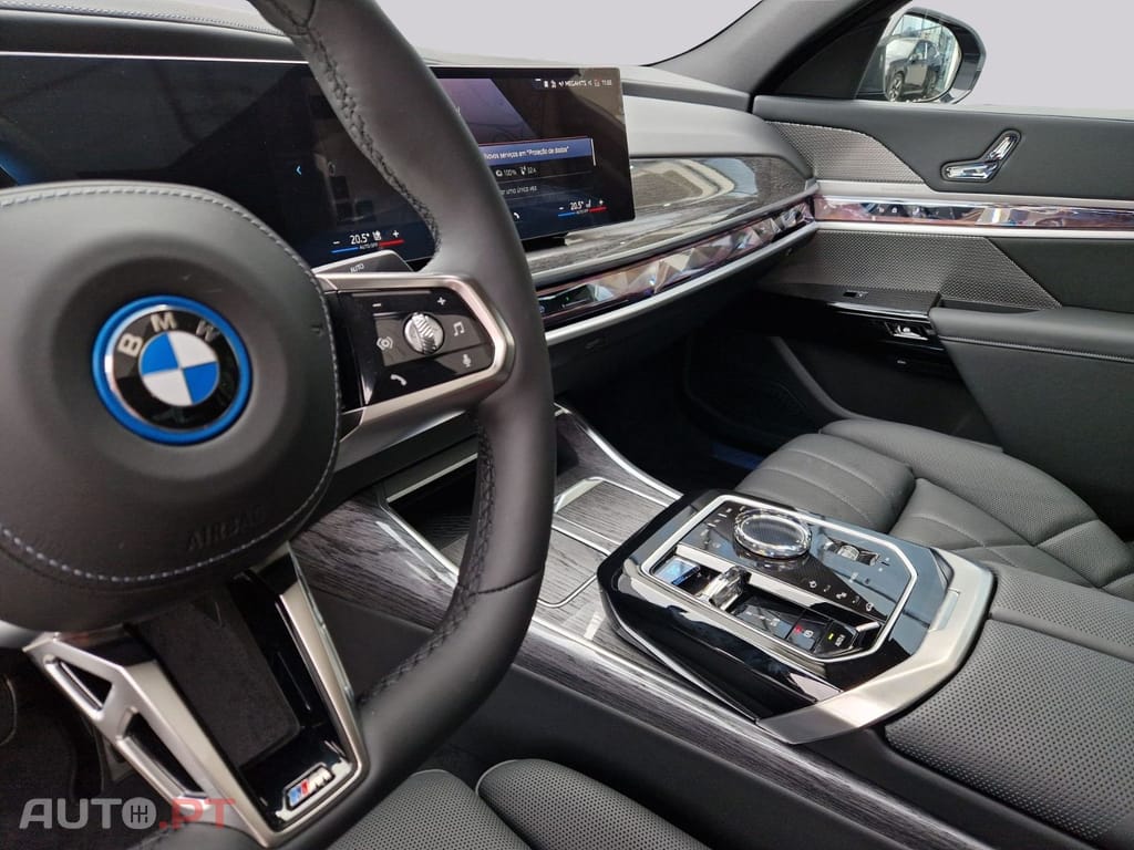 BMW i7 I.V.A DEDUTÍVEL eDrive50