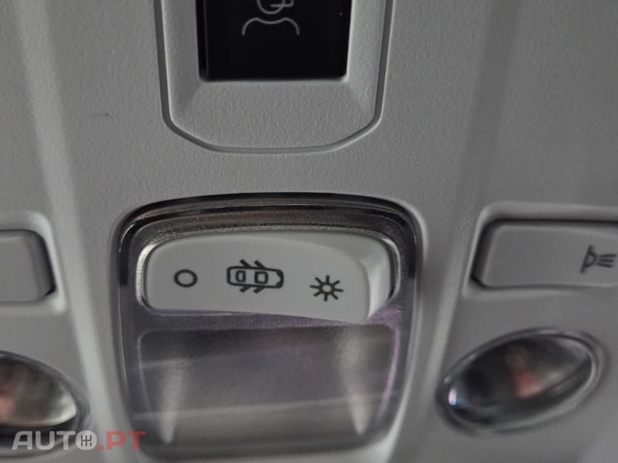 Peugeot E-208 50 kWh Allure Pack