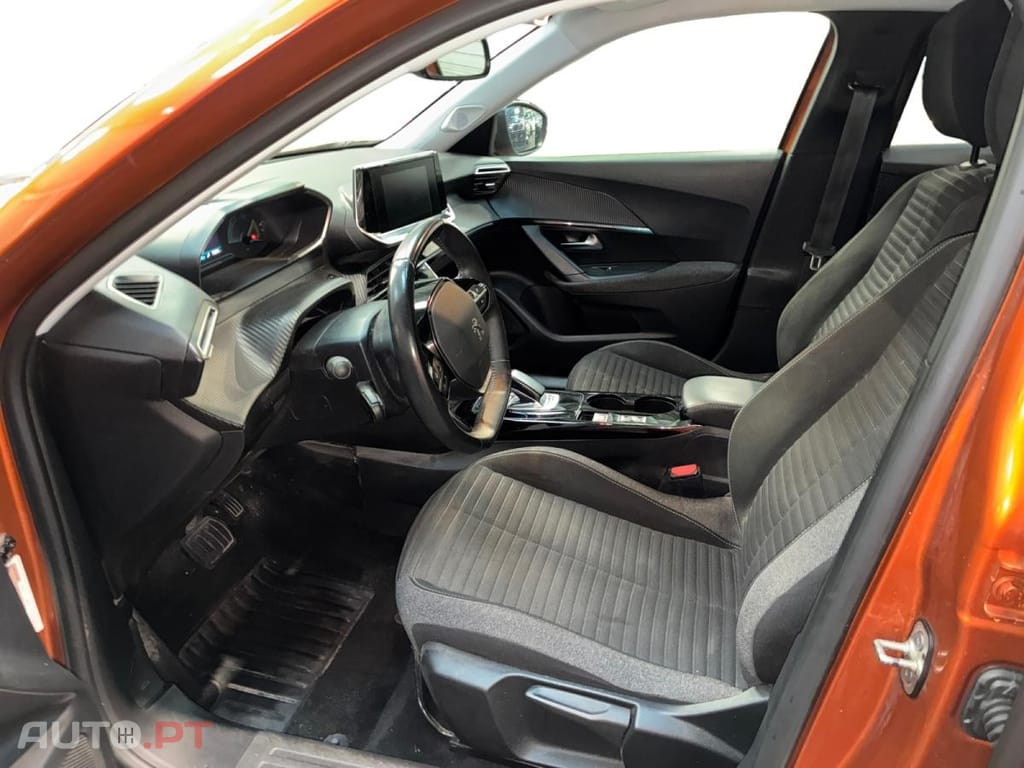 Peugeot E-2008 Style