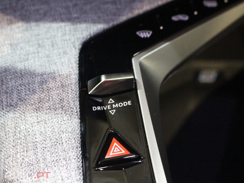 Peugeot 3008 1.2 Hybrid Allure e-DCS6