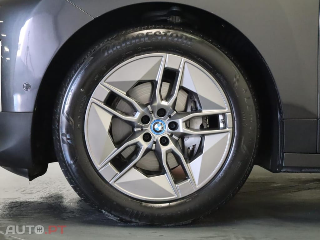 BMW iX xDrive40