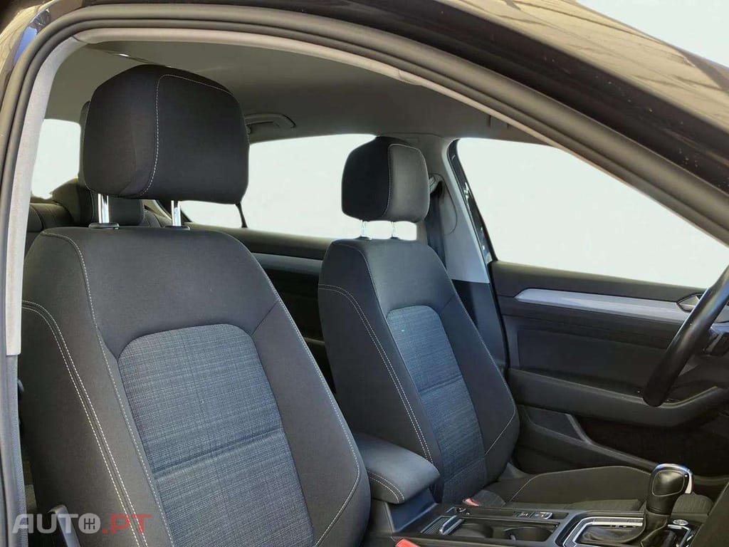 Volkswagen Passat 1.6 TDI Business DSG