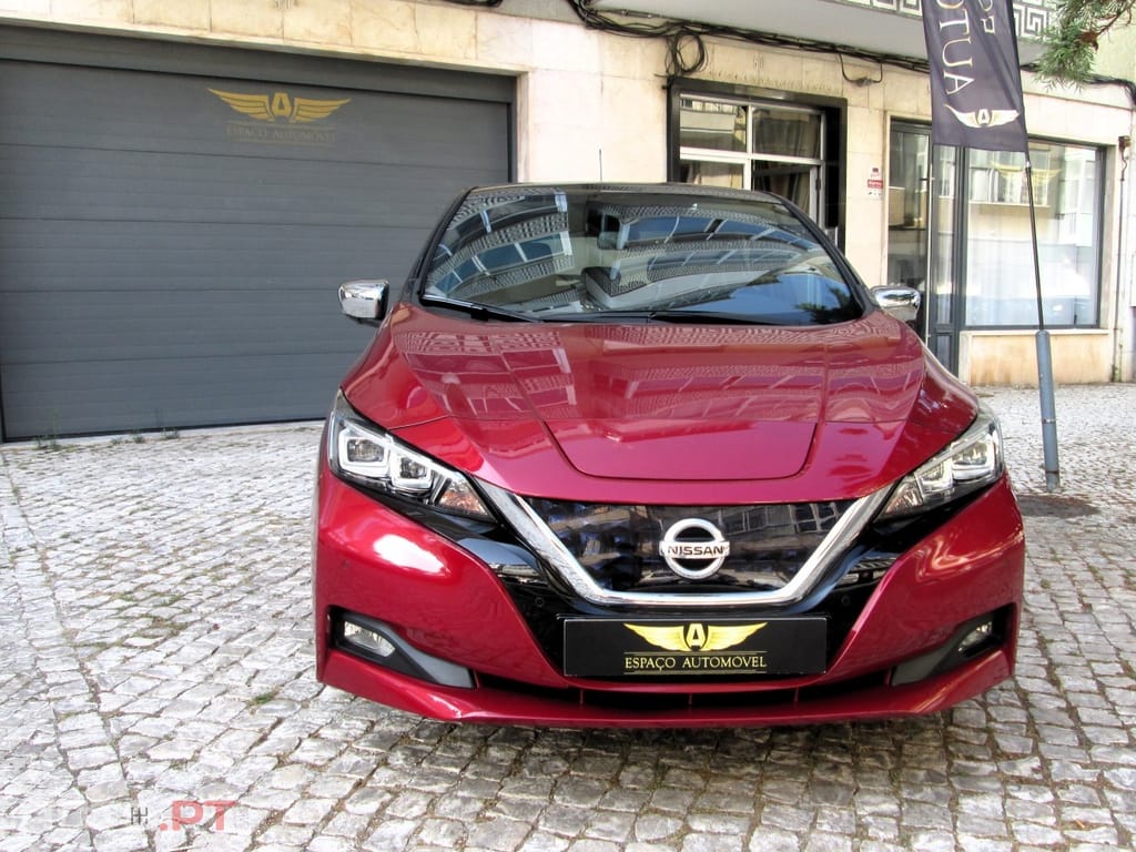 Nissan Leaf Tekna Two Tone