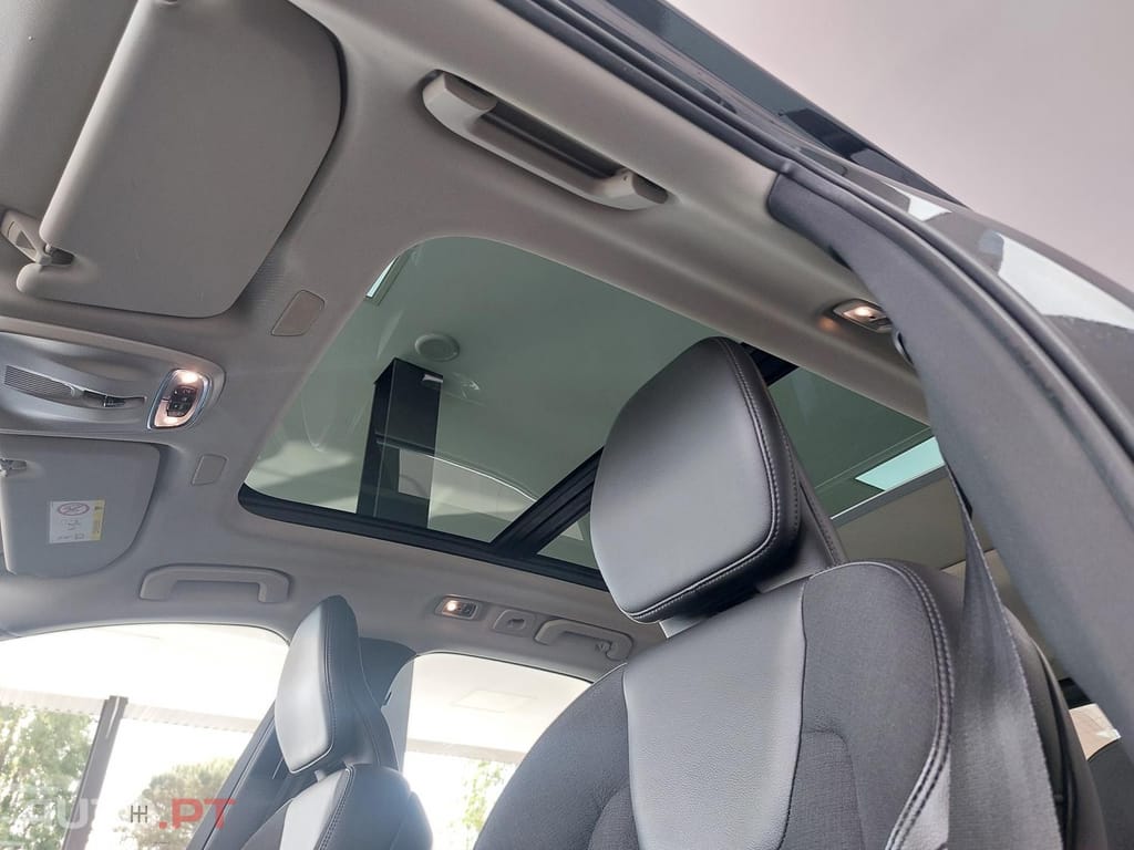 Volvo XC60 2.0 T8 PHEV Momentum AWD
