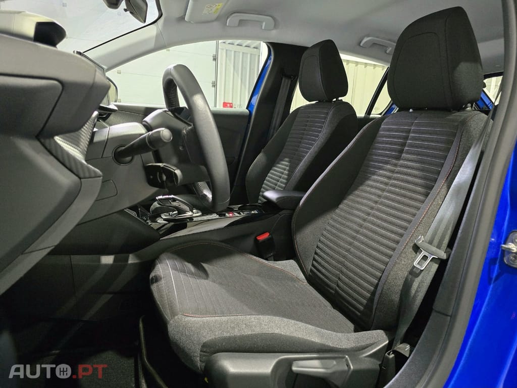 Peugeot E-208 50 kWh Style