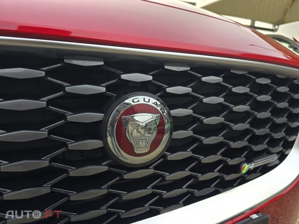 Jaguar E-Pace 1.5 P300e R-Dynamic SE AWD Aut.