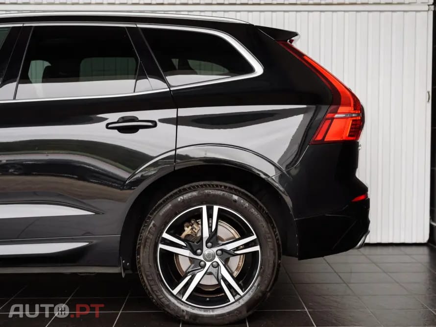 Volvo XC60 2.0 T8 PHEV R-Design AWD