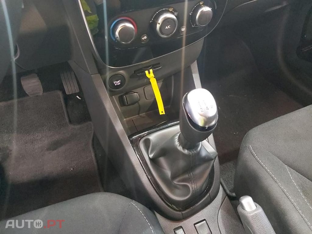 Renault Clio Sport Tourer 0.9 TCE Limited