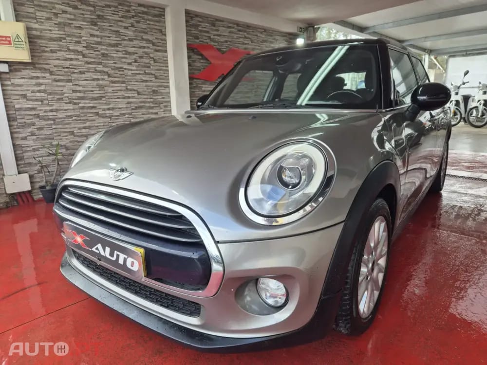 MINI Cooper Cooper D Auto