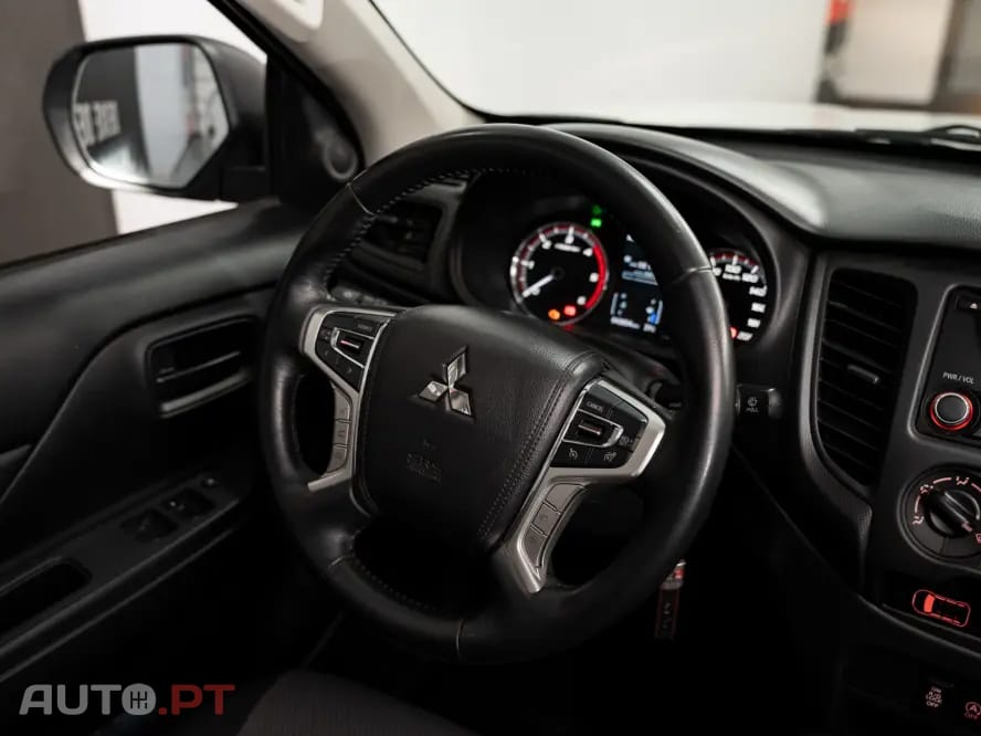Mitsubishi L200 2.3 DI-D CD Invite 4WD