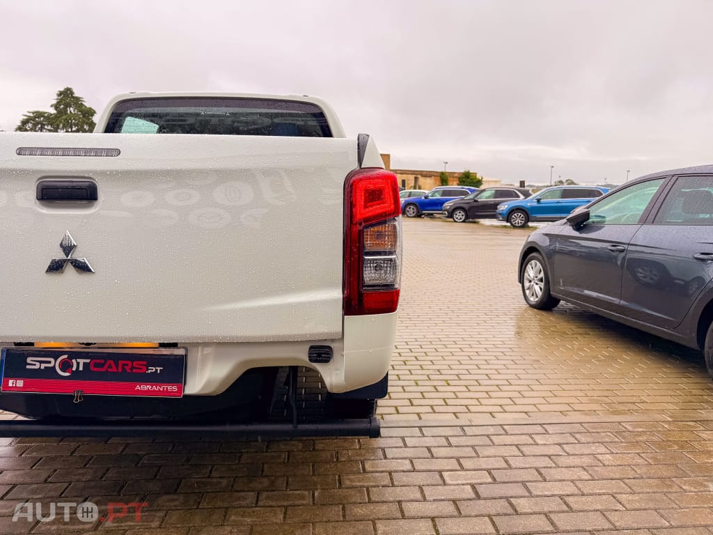 Mitsubishi L200 2.3 DI-D CD Invite 4WD