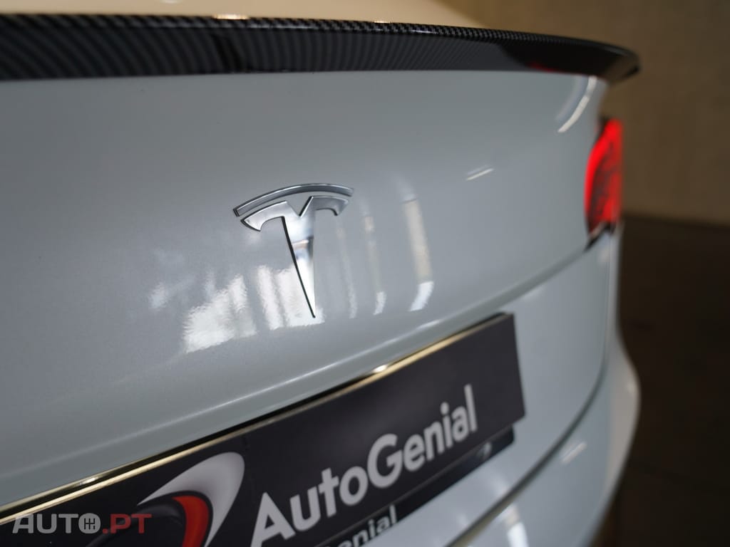 Tesla Model 3 Tração Traseira