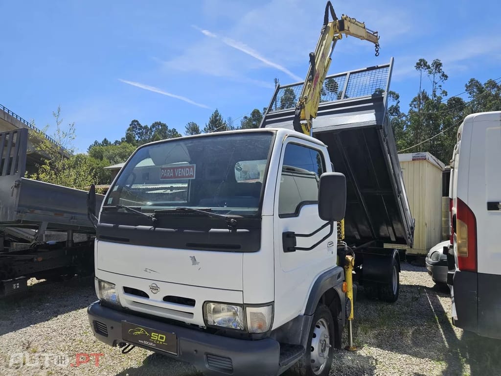 Nissan Cabstar  com grua e báscula 