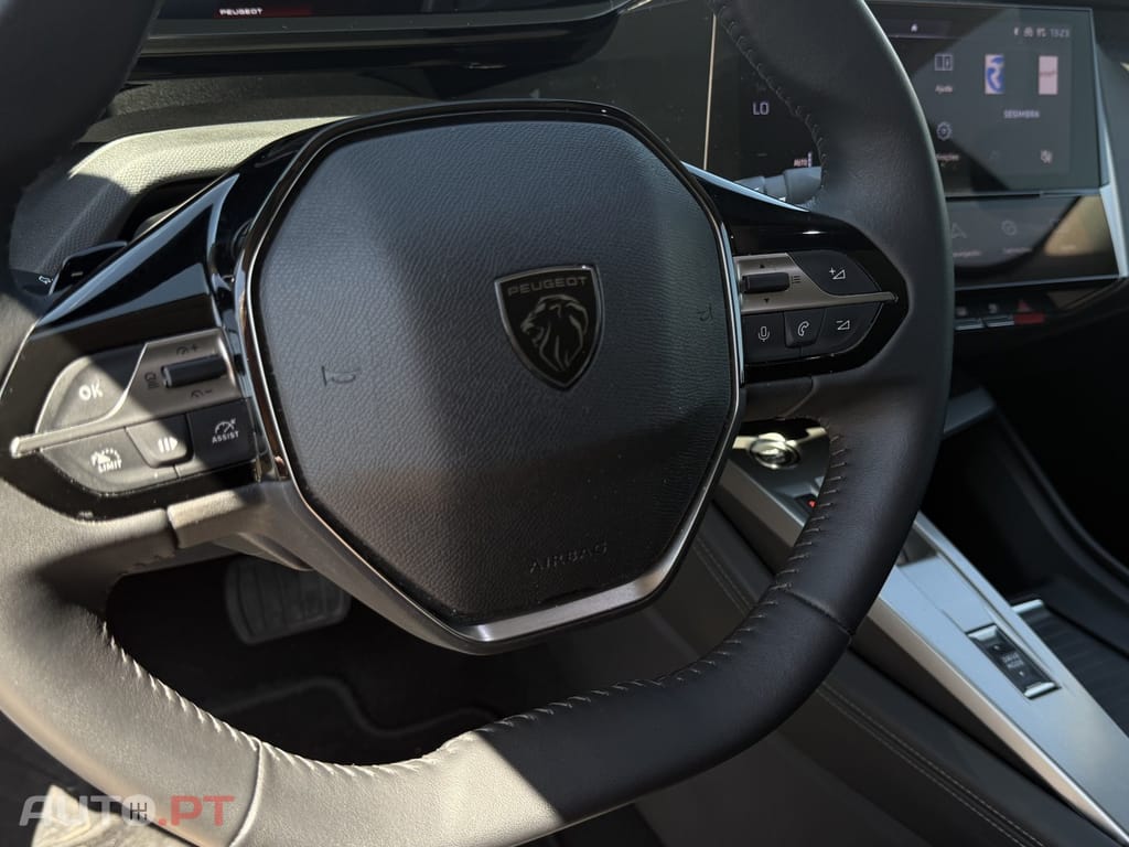 Peugeot 408 1.2 PureTech Allure Pack EAT8
