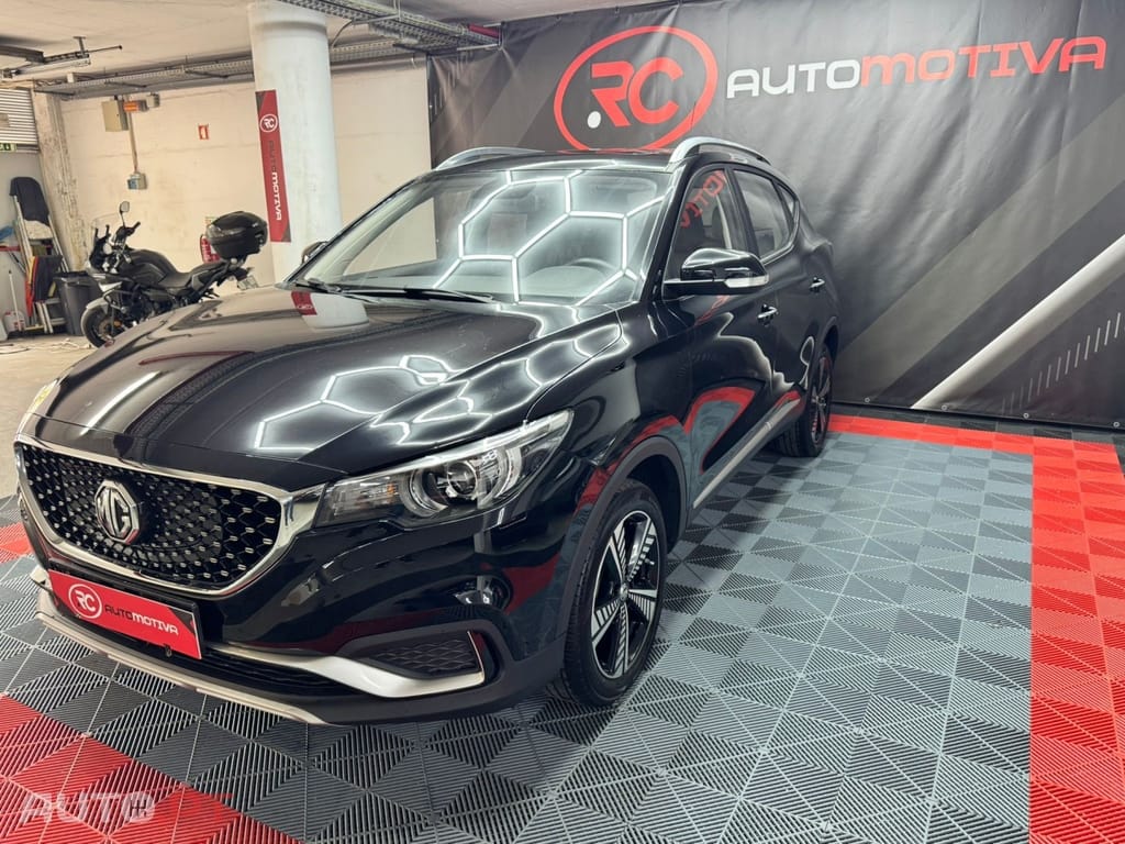 MG ZS 44.5 kWh Luxury