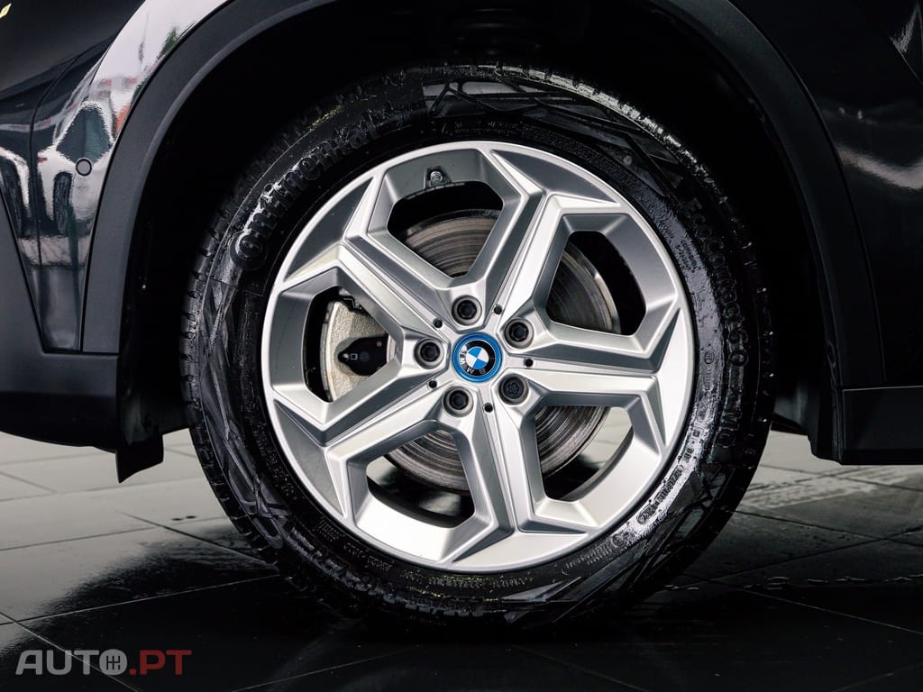 BMW iX1 xDrive30