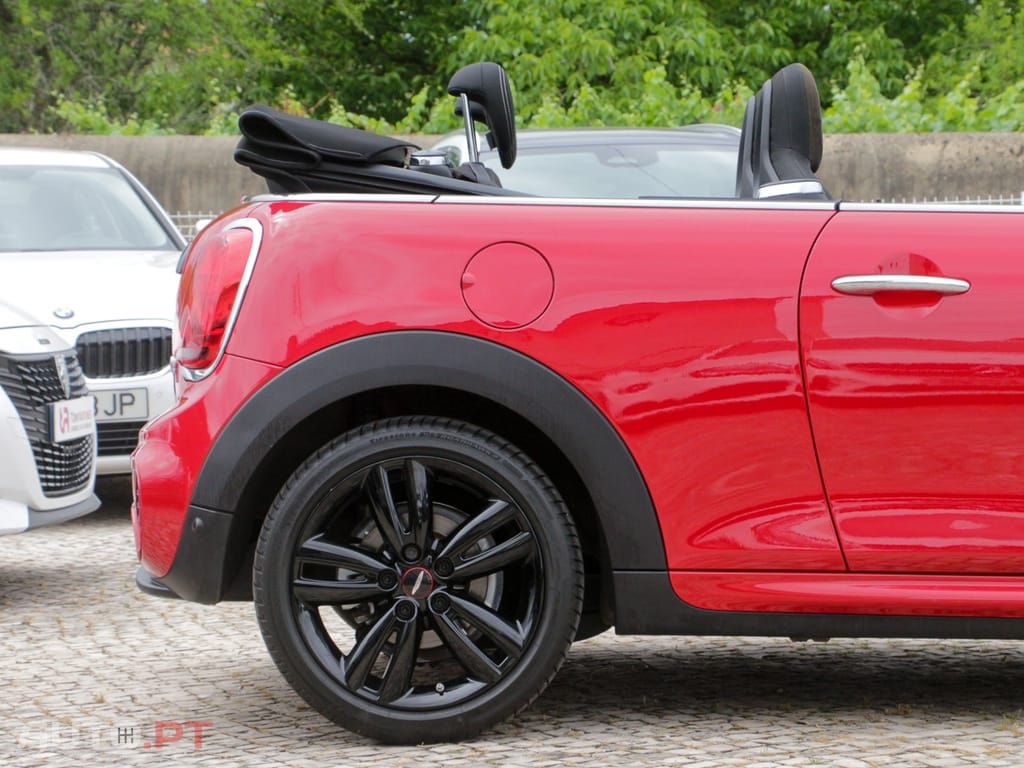 MINI Cabrio Cooper Premium First JCW Auto