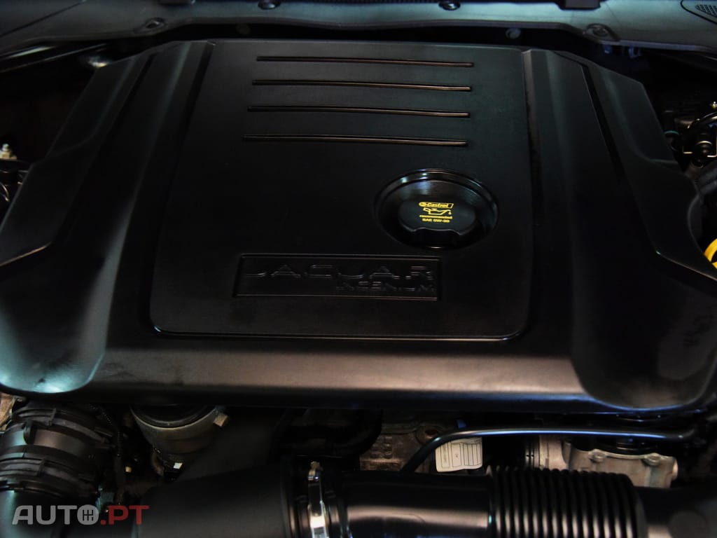 Jaguar XE 2.0 D Portfolio Aut.