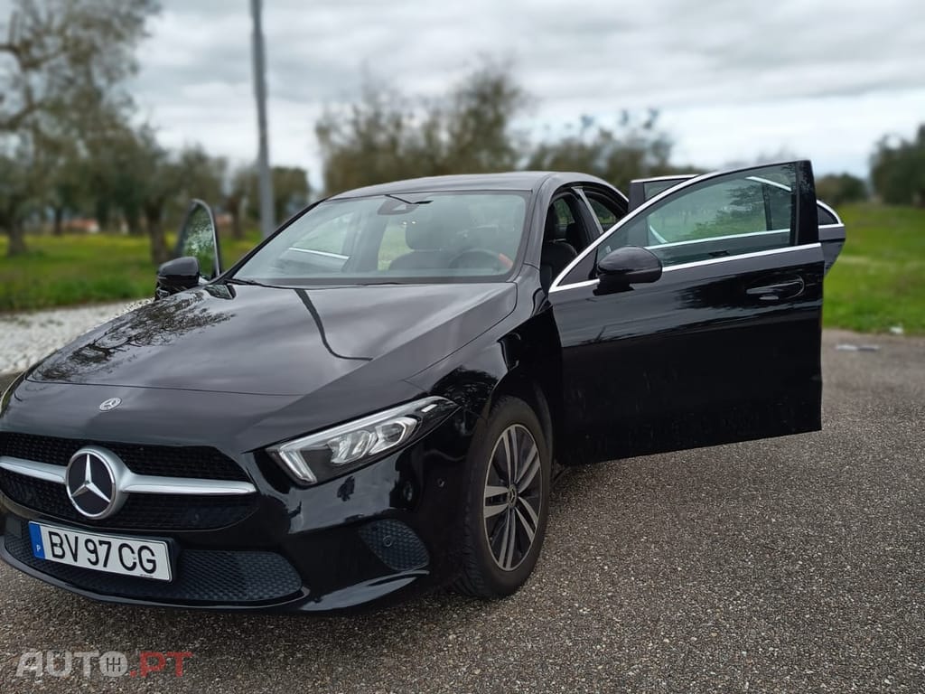 Mercedes-Benz A 250 A250E Limousine