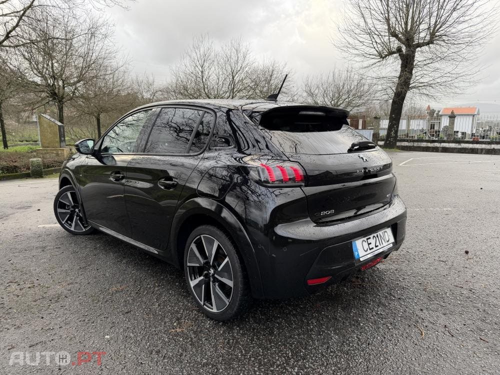 Peugeot E-208 50 kWh GT Pack