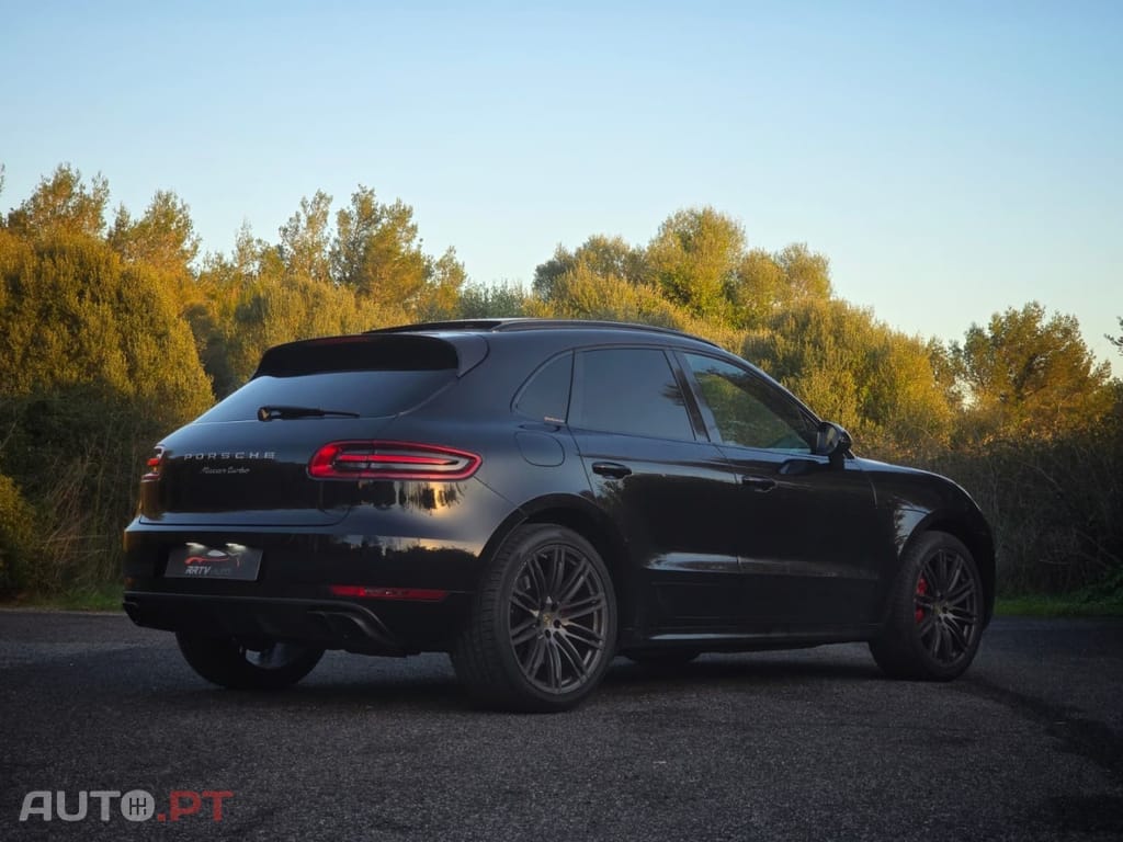 Porsche Macan Turbo PDK