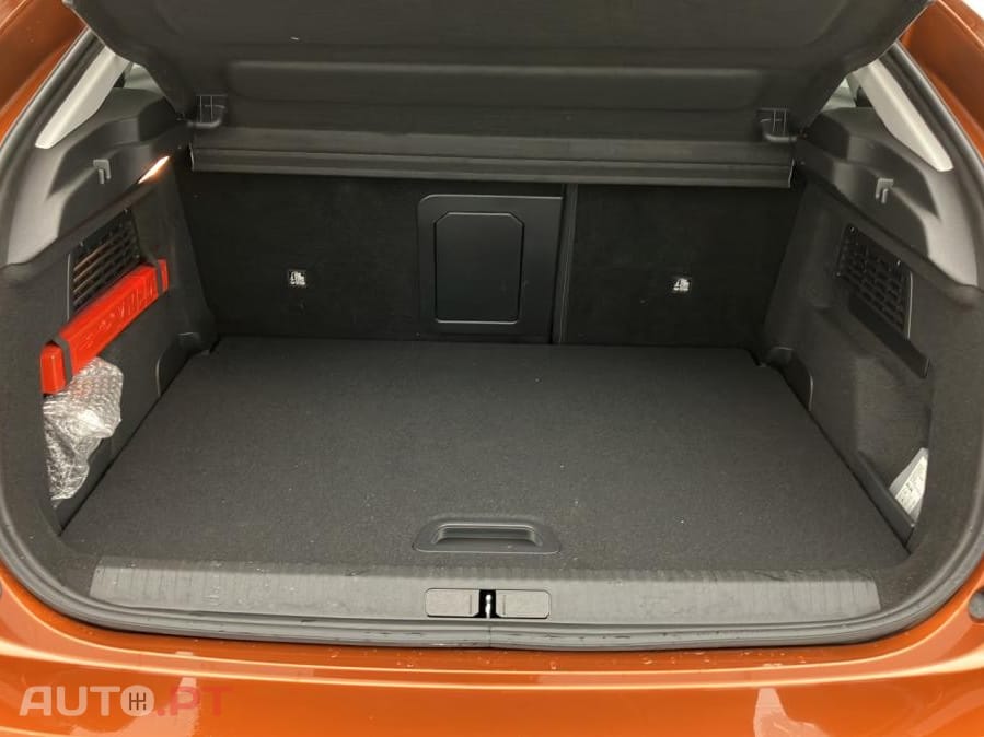 Citroen C4 1.2 PureTech Shine EAT8