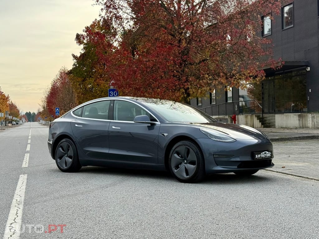 Tesla Model 3 Long-Range Dual Motor AWD