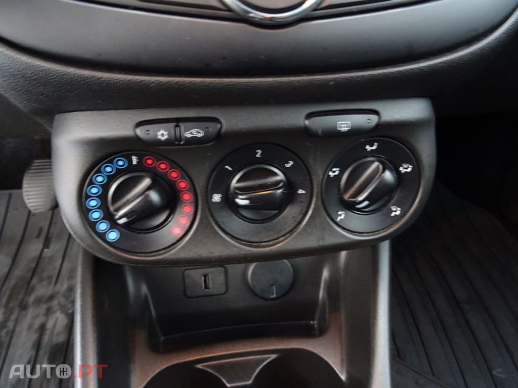 Opel Corsa Outro