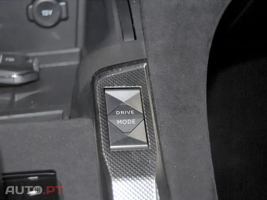 DS DS7 E-Tense Performance Line