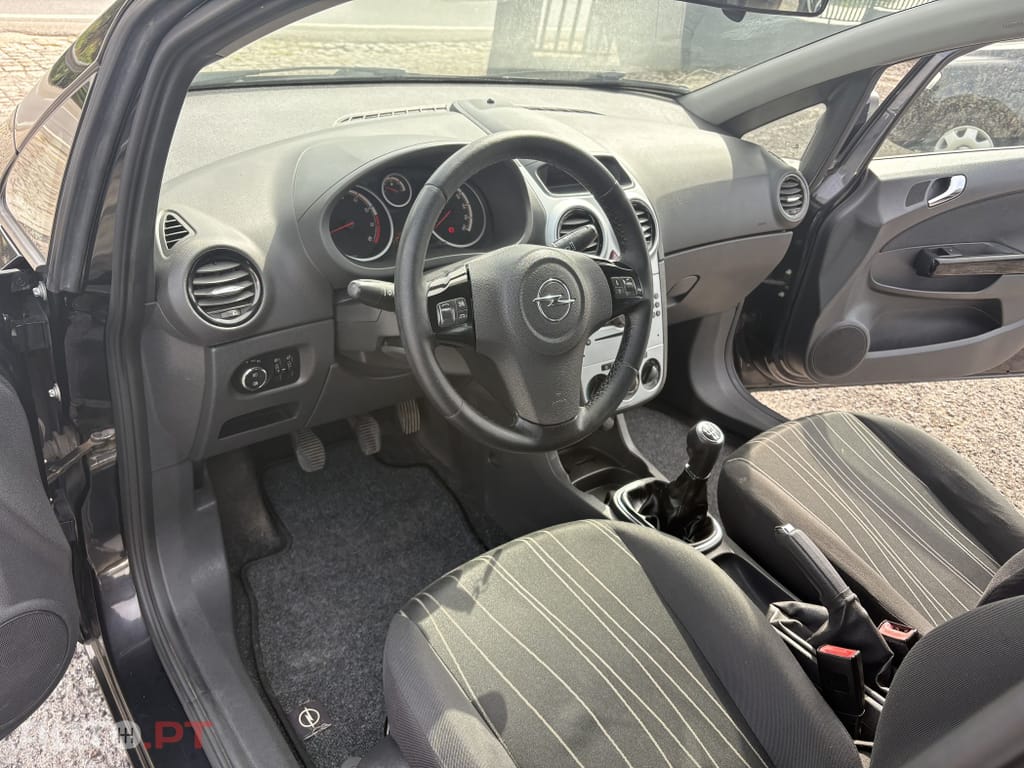 Opel Corsa 1.2 Enjoy