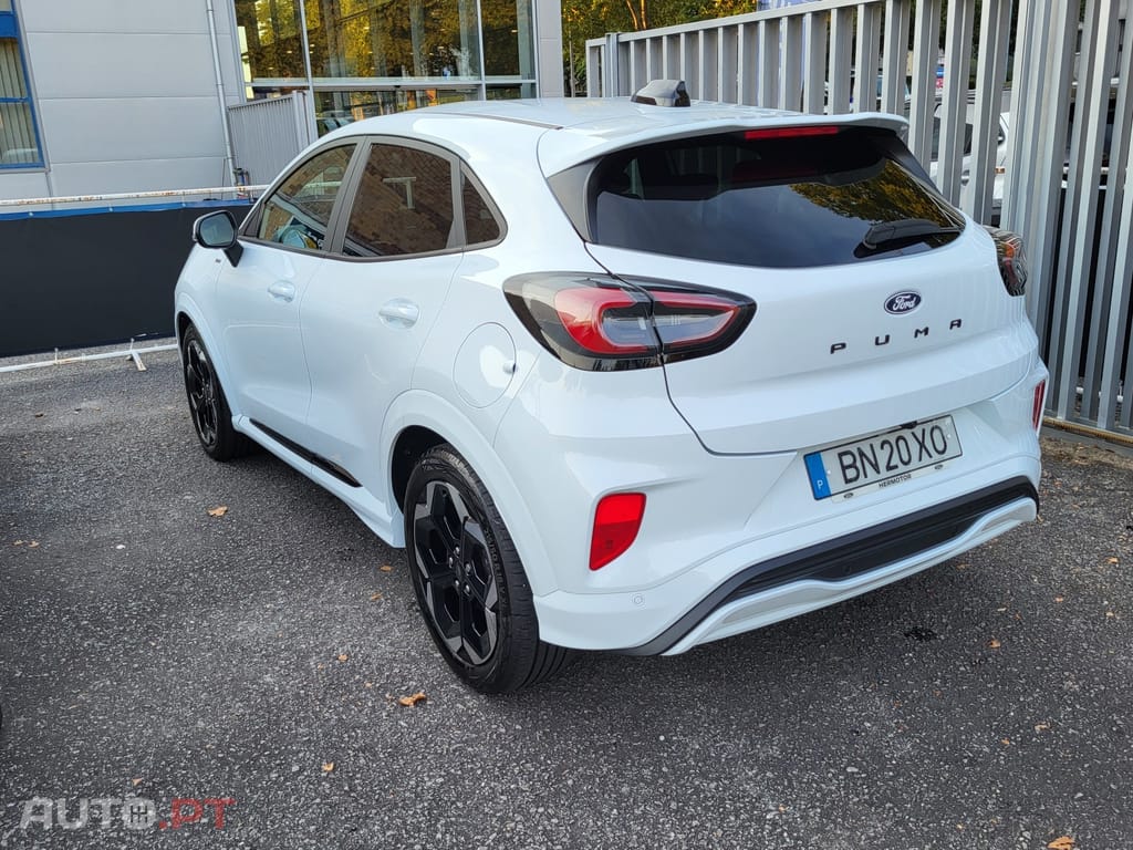 Ford Puma 1.0 EcoBoost mHEV ST-Line X