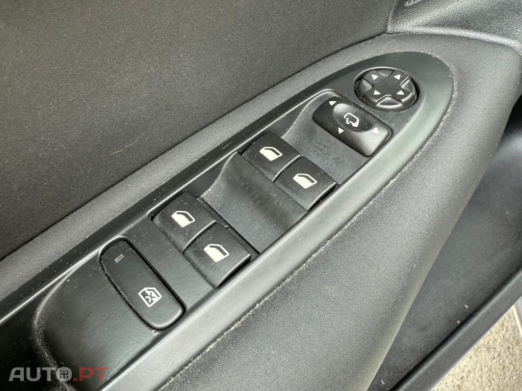 Citroen C4 1.2 PureTech Shine EAT6