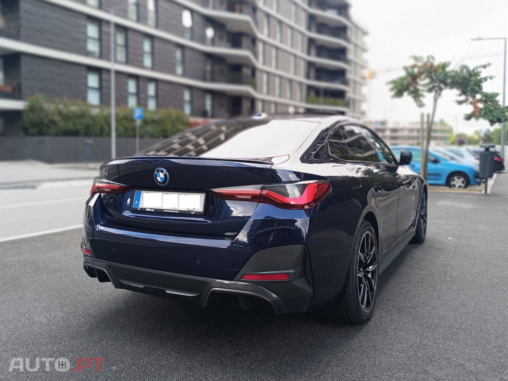 BMW i4 eDrive35 Pack Desportivo M Pro